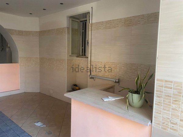 locale di sgombero in vendita a Cosenza