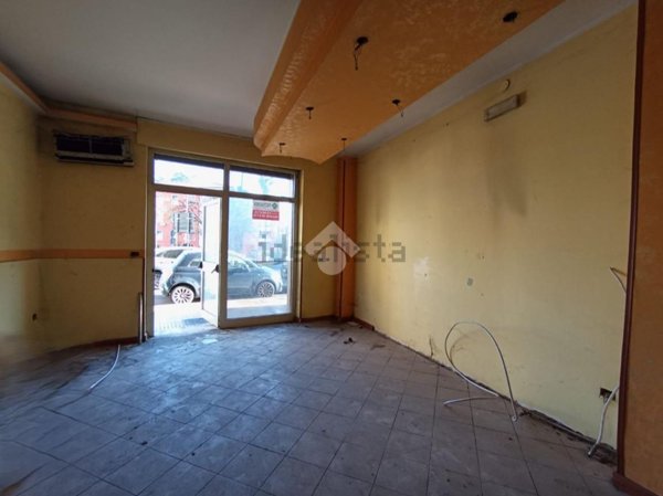 locale commerciale in vendita a Cosenza