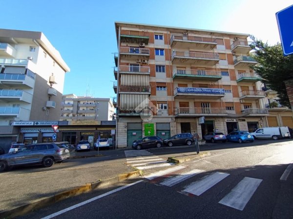 locale commerciale in vendita a Cosenza