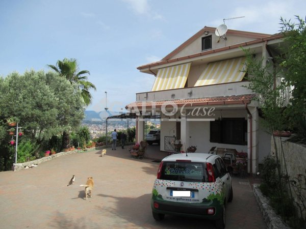 casa indipendente in vendita a Cosenza in zona Cosenza Vecchia