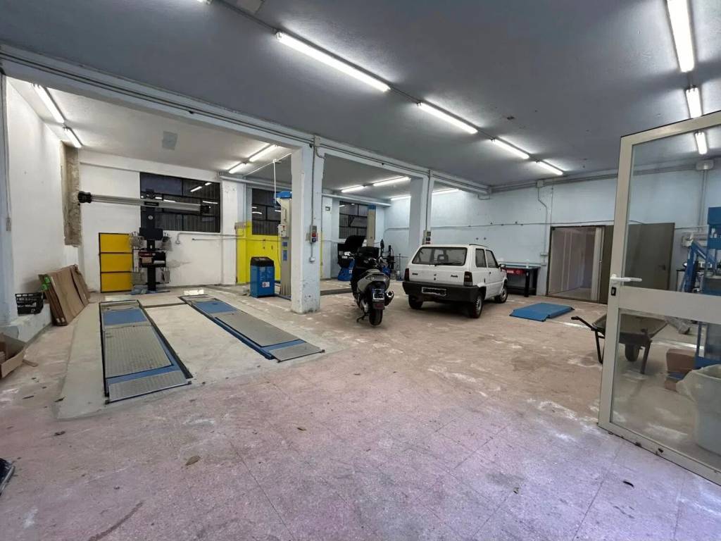 negozio in vendita a Cosenza