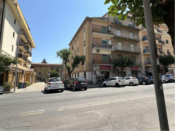 locale di sgombero in vendita a Cosenza in zona Panebianco