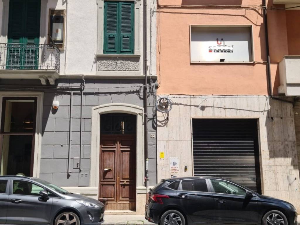 negozio in vendita a Cosenza in zona Cosenza Vecchia