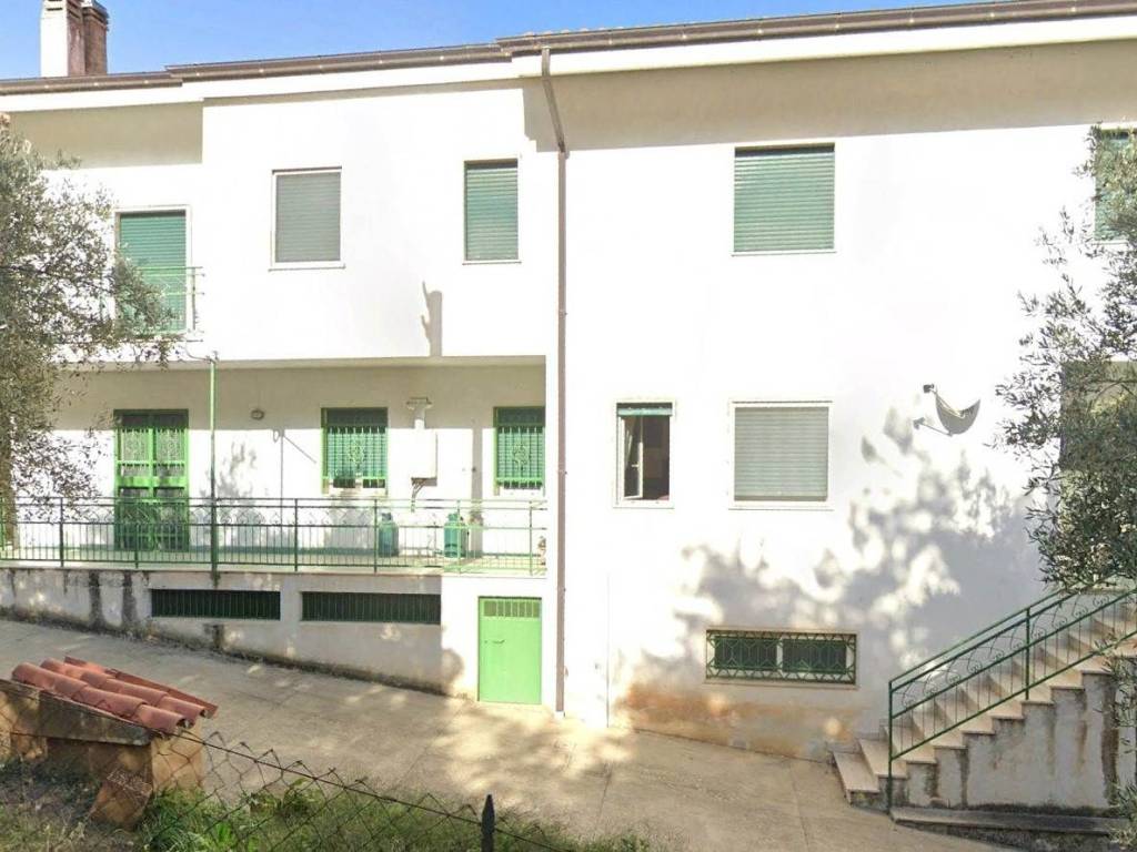 appartamento in vendita a Cosenza in zona Donnici