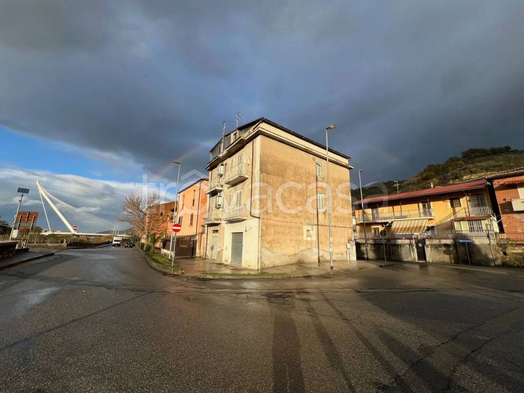 appartamento in vendita a Cosenza in zona Gergeri