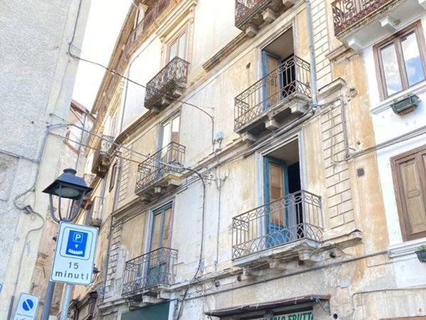 ufficio in vendita a Cosenza in zona Cosenza Vecchia