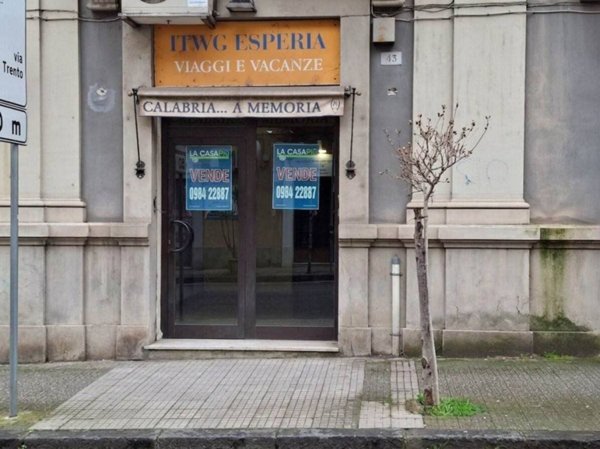 negozio in vendita a Cosenza