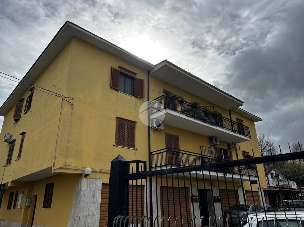 appartamento in vendita a Cosenza in zona Donnici