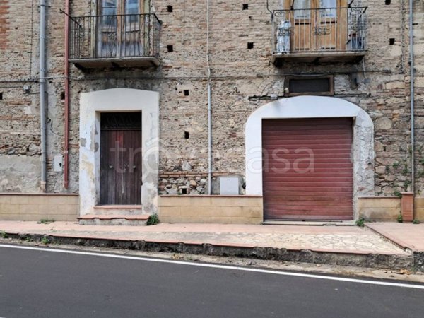 negozio in vendita a Cosenza in zona Cosenza Vecchia