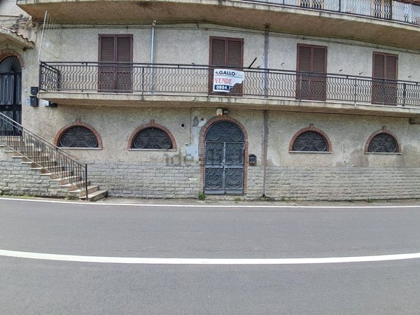 locale commerciale in vendita a Cosenza