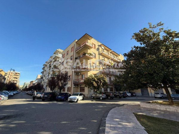 appartamento in vendita a Cosenza in zona Cosenza Vecchia