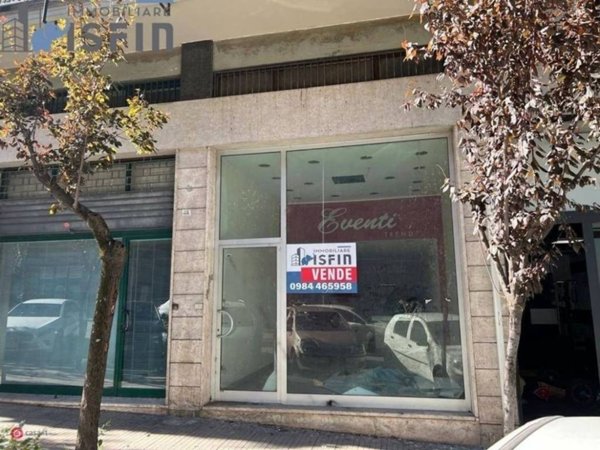 negozio in vendita a Cosenza in zona Cosenza Vecchia