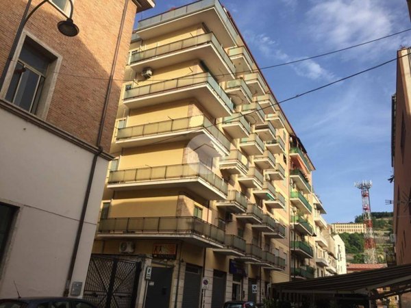 appartamento in vendita a Cosenza in zona Cosenza Vecchia