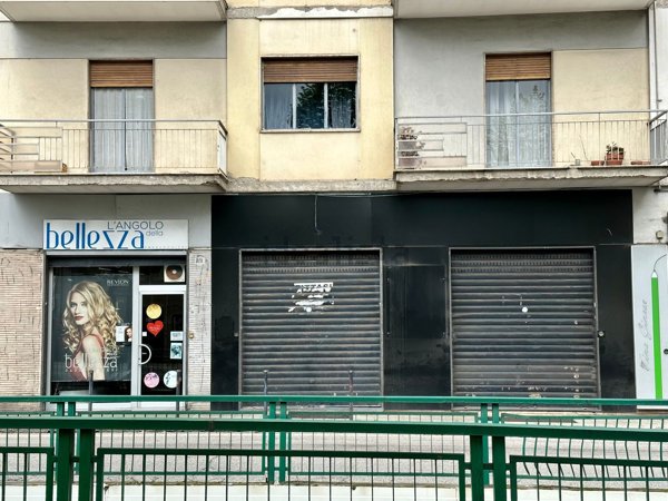 negozio in vendita a Cosenza