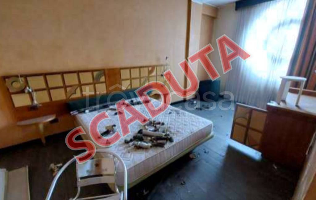 negozio in vendita a Cosenza in zona Cosenza Vecchia