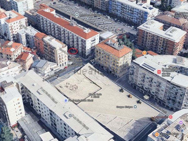 locale commerciale in vendita a Cosenza