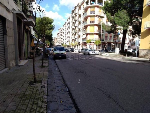 locale commerciale in vendita a Cosenza
