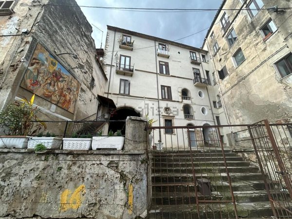 appartamento in vendita a Cosenza in zona Cosenza Vecchia
