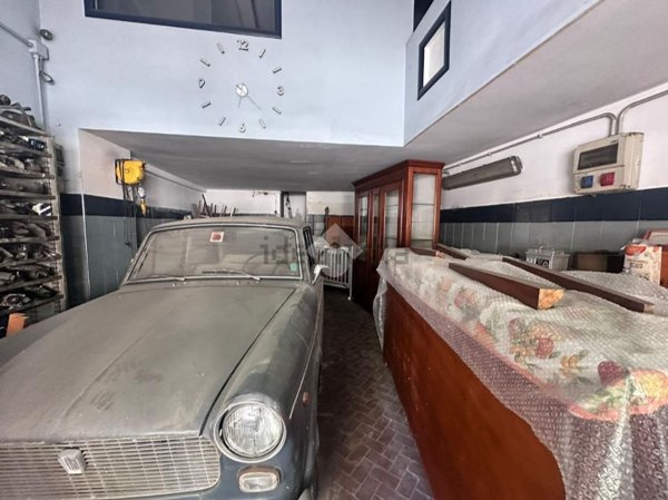 locale commerciale in vendita a Cosenza in zona Cosenza Vecchia