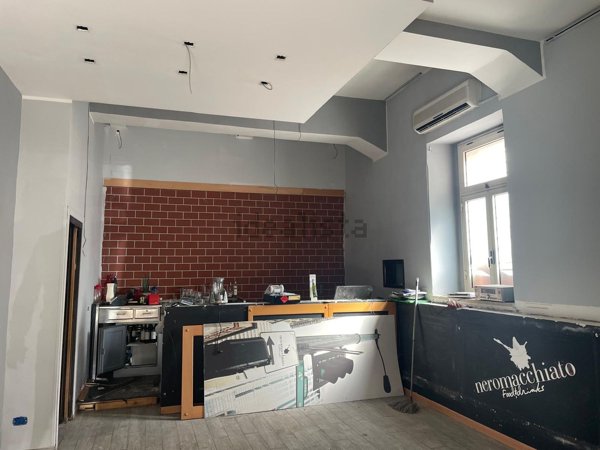 locale commerciale in vendita a Cosenza in zona Cosenza Vecchia