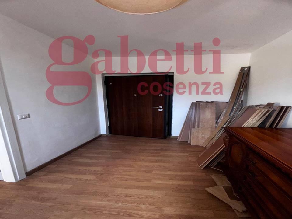 appartamento in vendita a Cosenza in zona Donnici