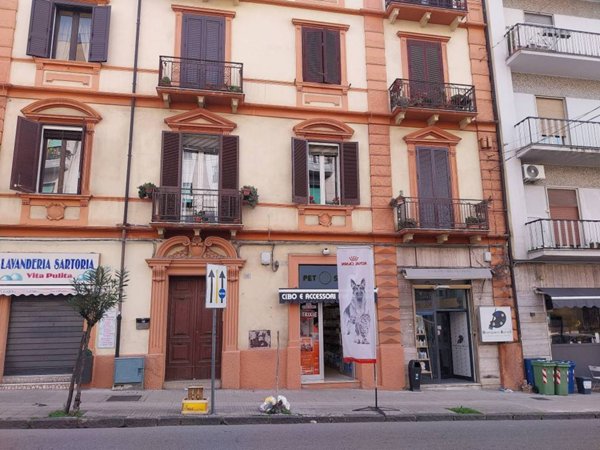 negozio in vendita a Cosenza