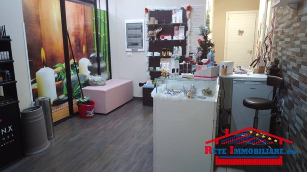 negozio in vendita a Cosenza