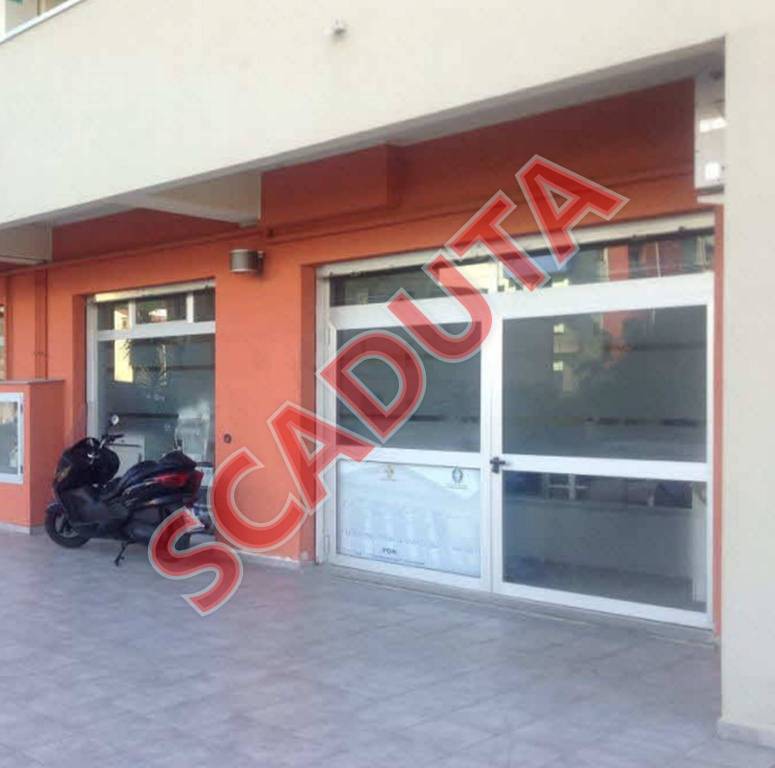 negozio in vendita a Cosenza in zona Gergeri