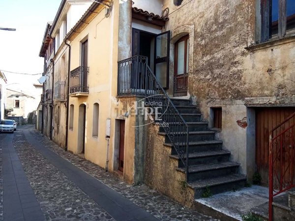 casa indipendente in vendita a Cosenza