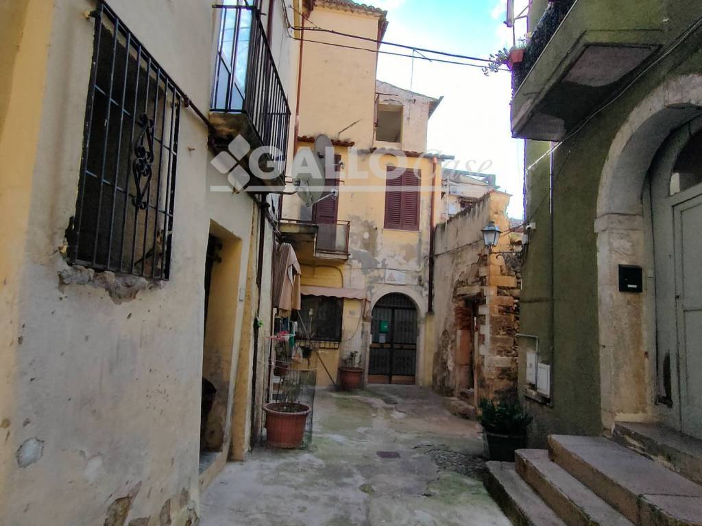 appartamento in vendita a Cosenza in zona Cosenza Vecchia