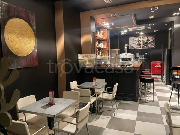 negozio in vendita a Cosenza in zona Cosenza Vecchia