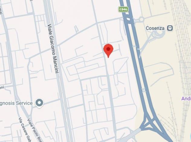 negozio in vendita a Cosenza in zona Via Popilia