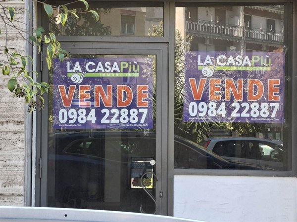 negozio in vendita a Cosenza