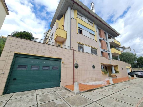 appartamento in vendita a Cosenza in zona Città 2000