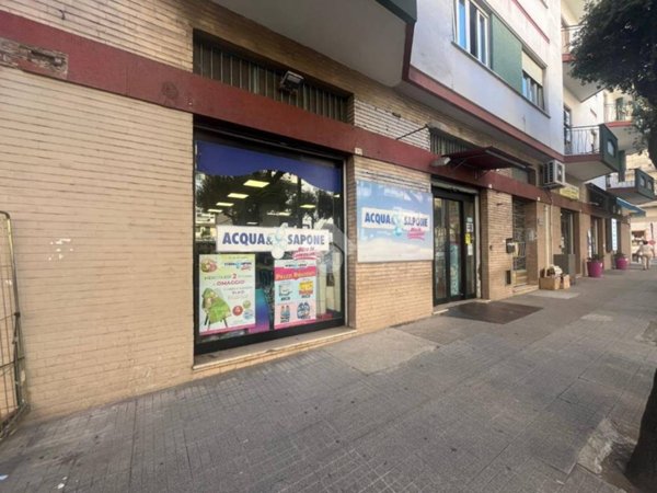 negozio in vendita a Cosenza