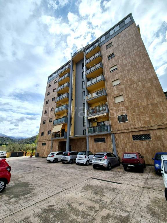 appartamento in vendita a Cosenza in zona Via Popilia