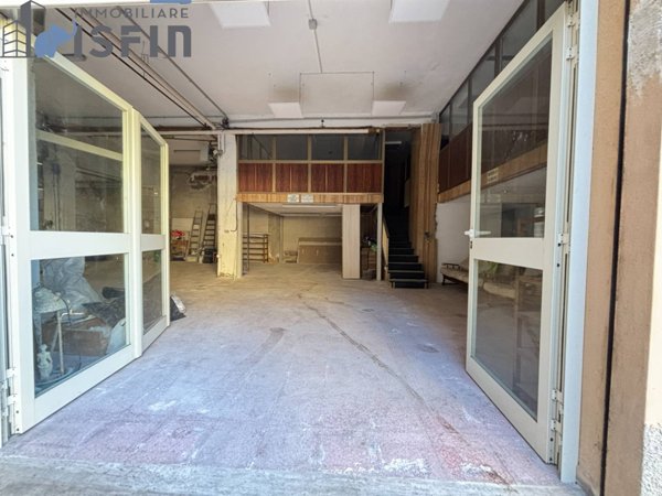 locale commerciale in vendita a Cosenza in zona Cosenza Vecchia