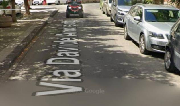 locale commerciale in vendita a Cosenza in zona Cosenza Vecchia