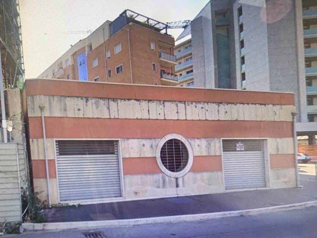negozio in vendita a Cosenza in zona Gergeri