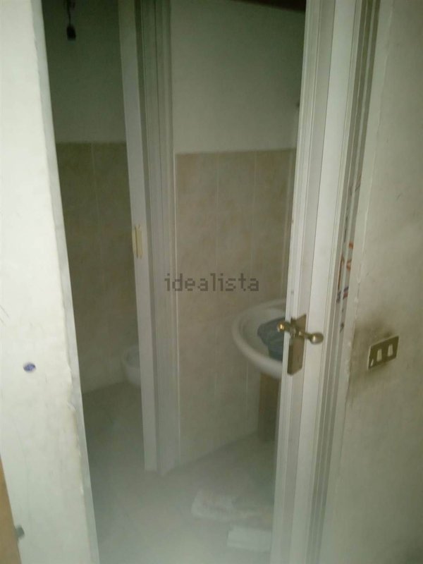 locale commerciale in vendita a Cosenza