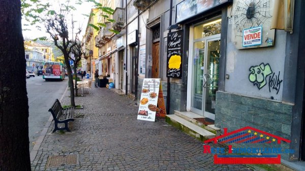 locale commerciale in vendita a Cosenza in zona Cosenza Vecchia