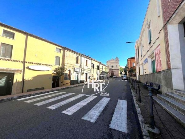 locale commerciale in vendita a Cosenza
