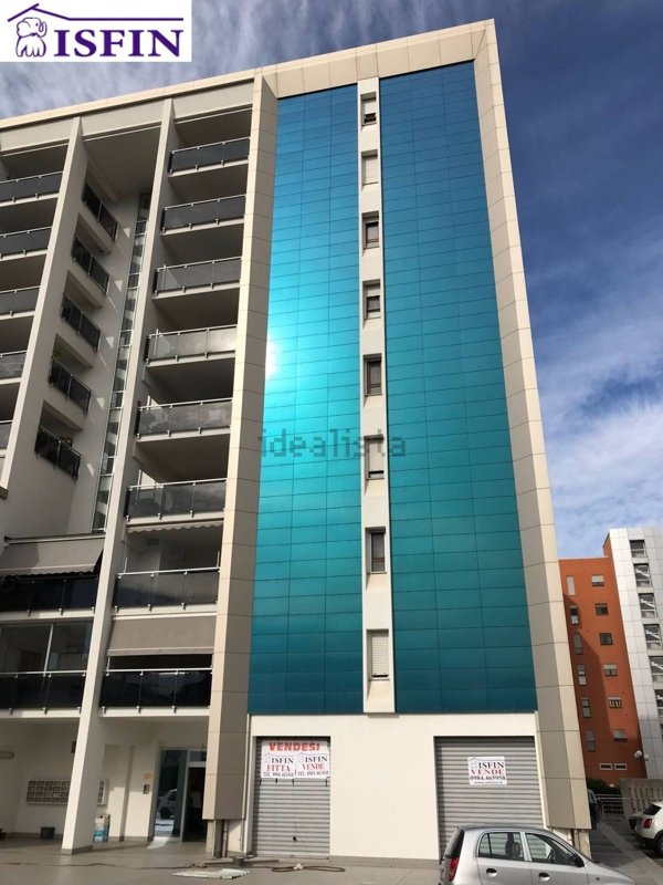 locale di sgombero in vendita a Cosenza in zona Via Popilia