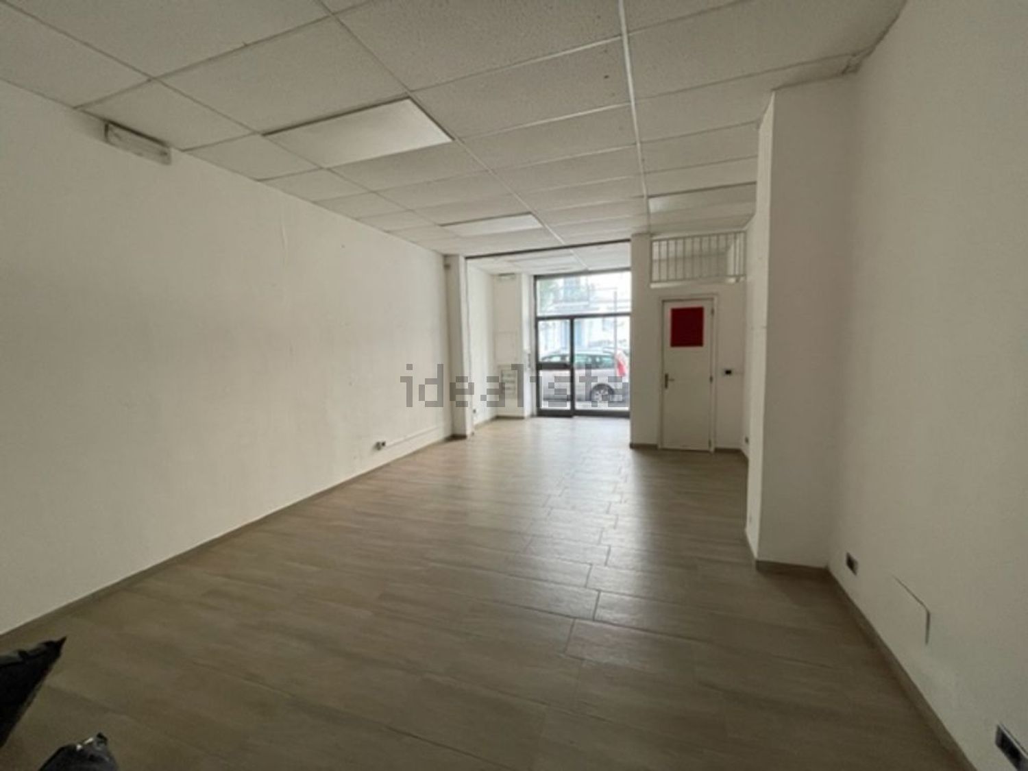 locale commerciale in vendita a Cosenza in zona Cosenza Vecchia