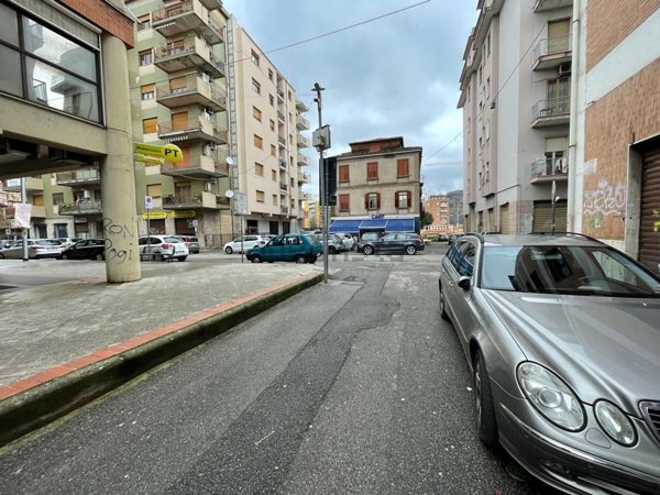 locale di sgombero in vendita a Cosenza in zona Cosenza Vecchia