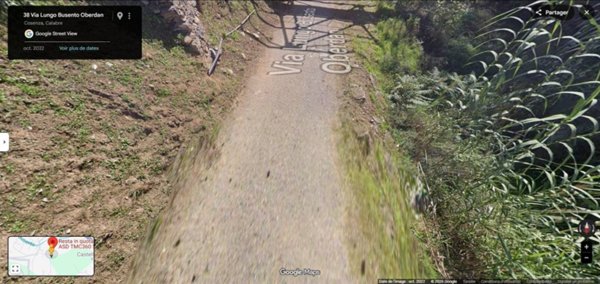 locale commerciale in vendita a Cosenza in zona Donnici