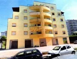 negozio in vendita a Cosenza in zona Via Popilia