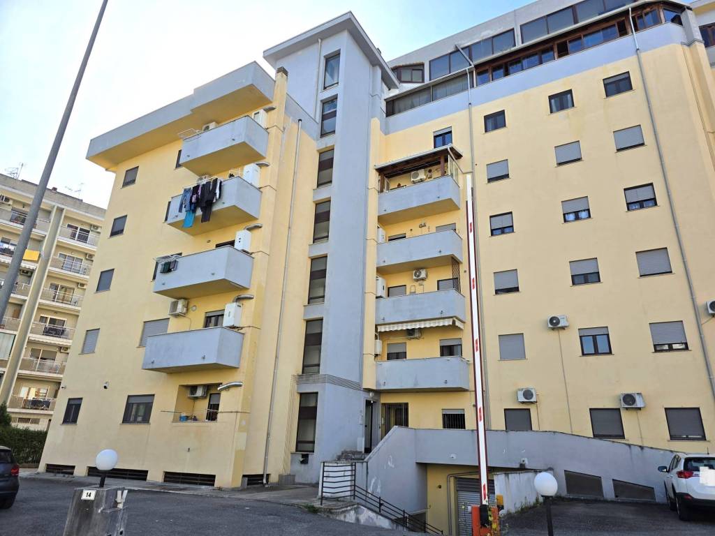 appartamento in vendita a Cosenza in zona Via Popilia