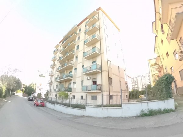 appartamento in vendita a Cosenza in zona Città 2000