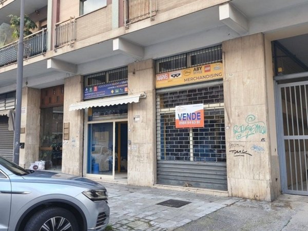 locale commerciale in vendita a Cosenza in zona Cosenza Vecchia